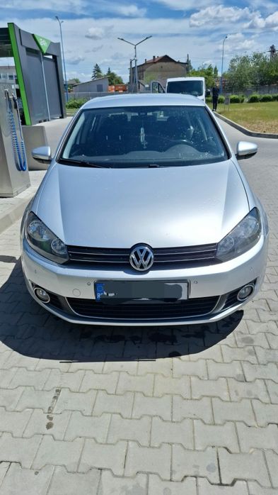 VOLKSWAGEN Golf 2012