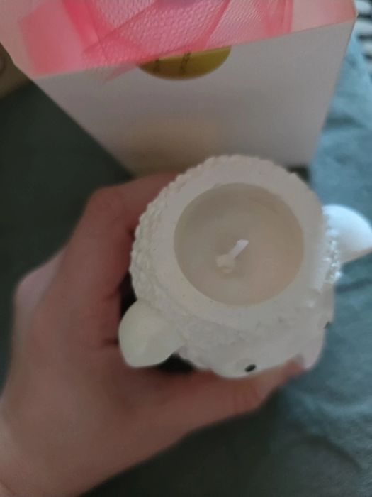 Lumânare decorativă handmade oiță/miel - cu cutie