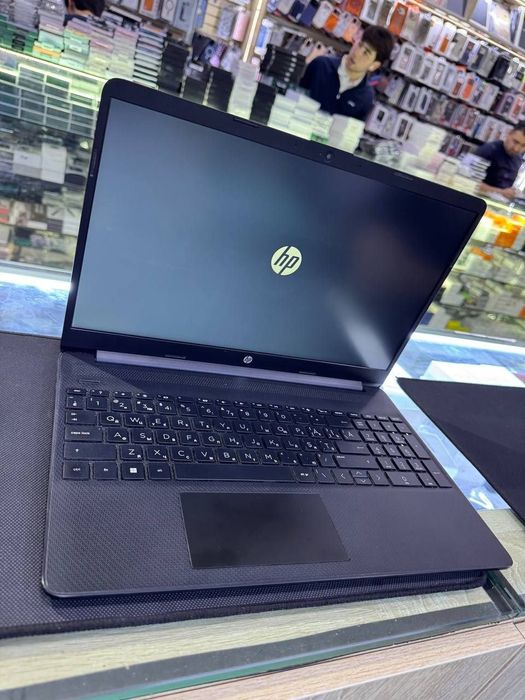 HP Laptop Black Pentium N6000 8GB 256GB SSD 15.6 HD