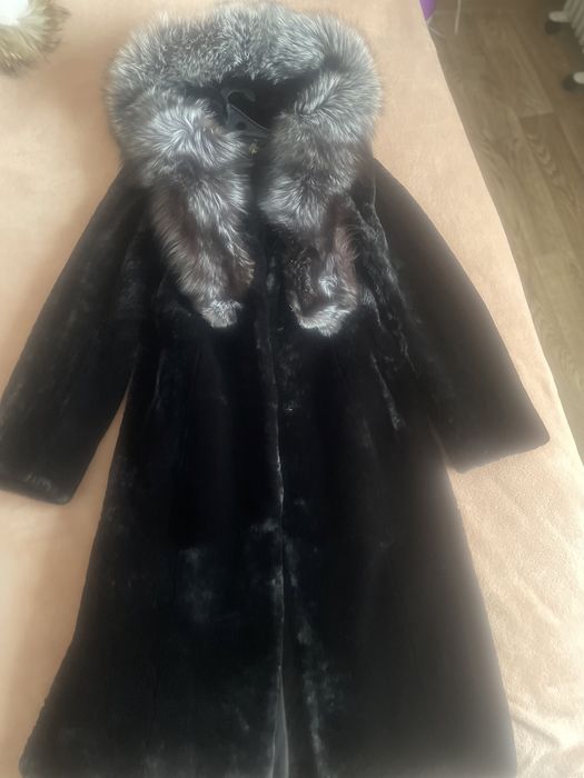 Продам шубу мутон с чернобуркой