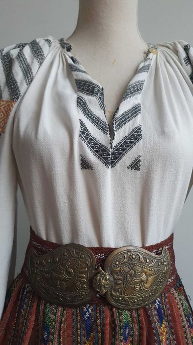 REDUCERE 20%! Costum popular (ie/camasa, valnic/fota/catrinta/zadie)