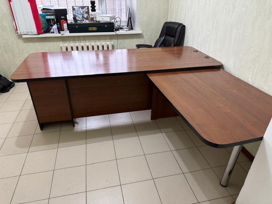 Стол офисный большой
