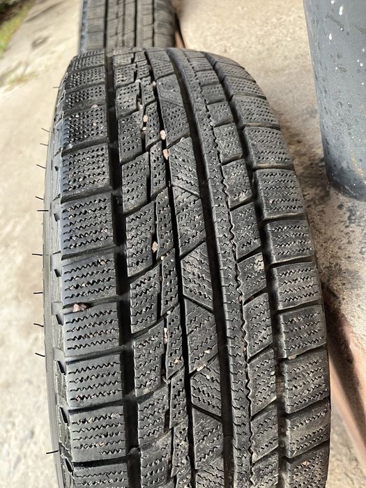 Продам зимние шины с дисками 185/65 R15