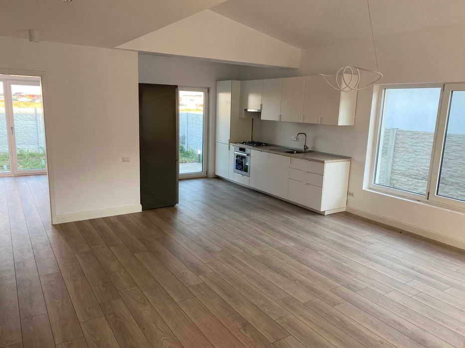Vila Napoletana Tunari 185k € TVA INCLUS