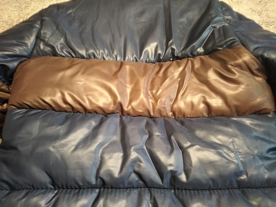 Vând geacă The Royal Pine Club