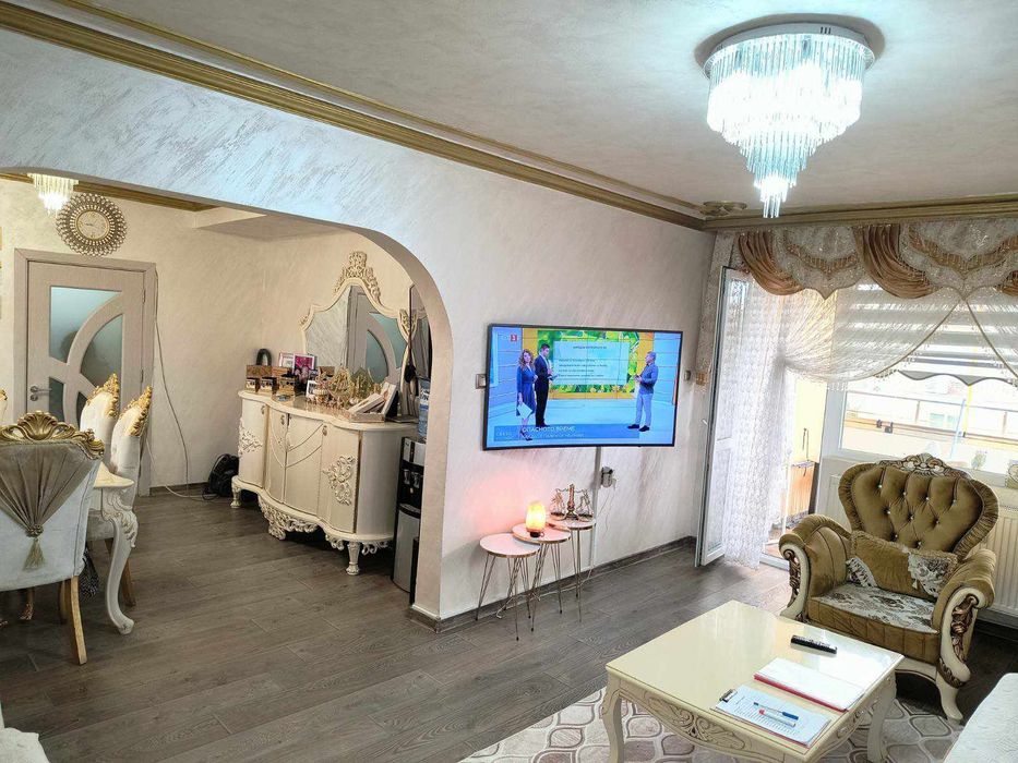 Продава се Четиристаен апартамент в Разград, Васил Левски - 100 кв.м за 1600 €/кв.м - Снимка #7