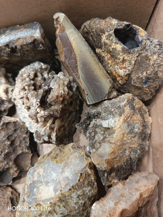 Кутия с минерали