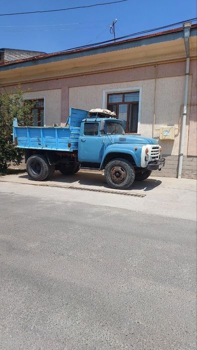 Holati yaxw yurb turgan moshina