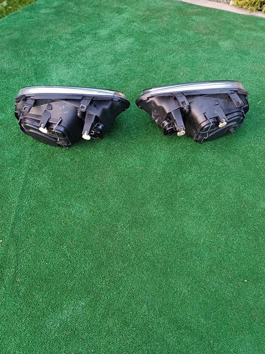 De vanzare faruri VW Golf 4