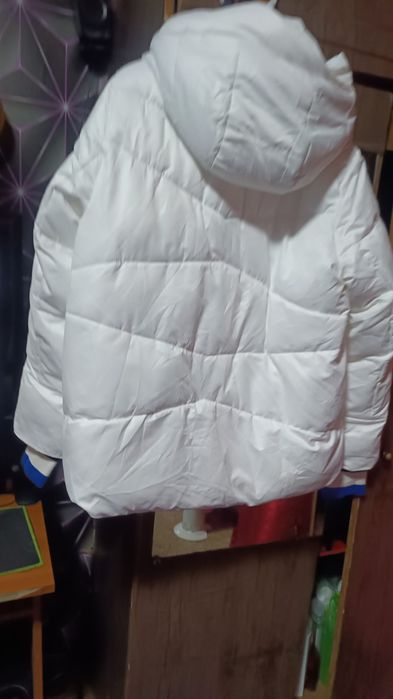 Продам женскую куртку.