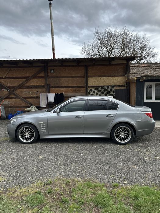 BMW 523 i E60  2006
