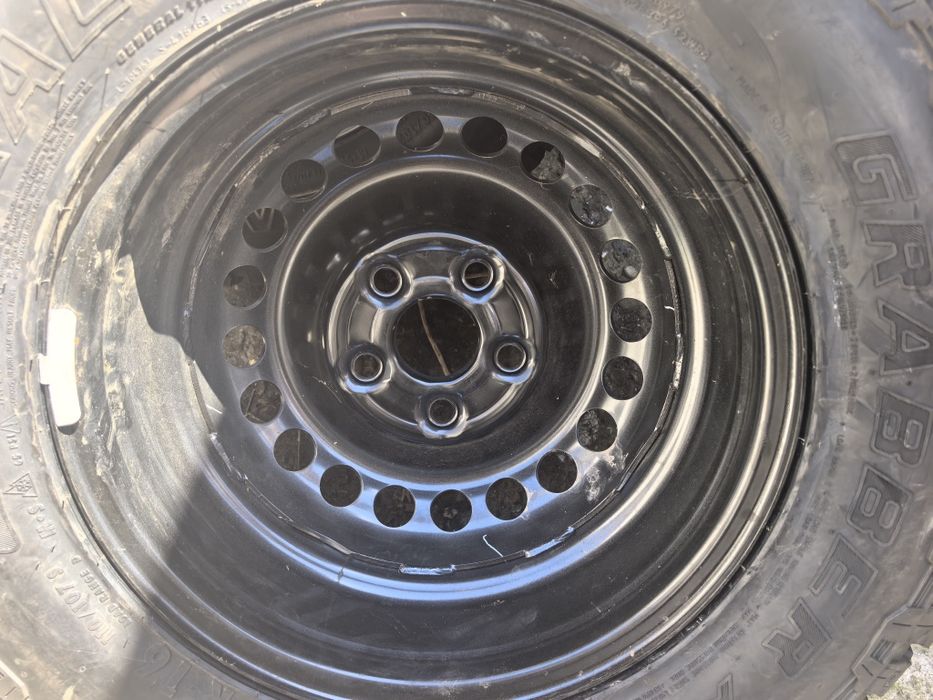 Гуми за Vw amarok