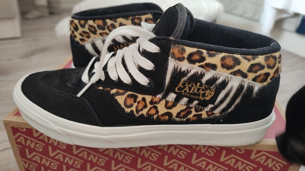 Спорни обувки Vans