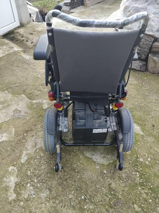 Акумулаторна инвалидна количка