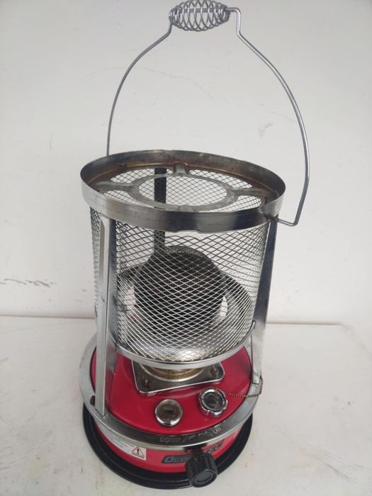 Отоплителна печка на керосин, течна газ или течен парафин. 
За отоплен