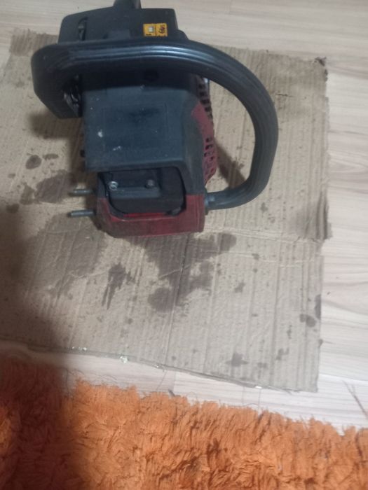 Vând drujba pentru piese