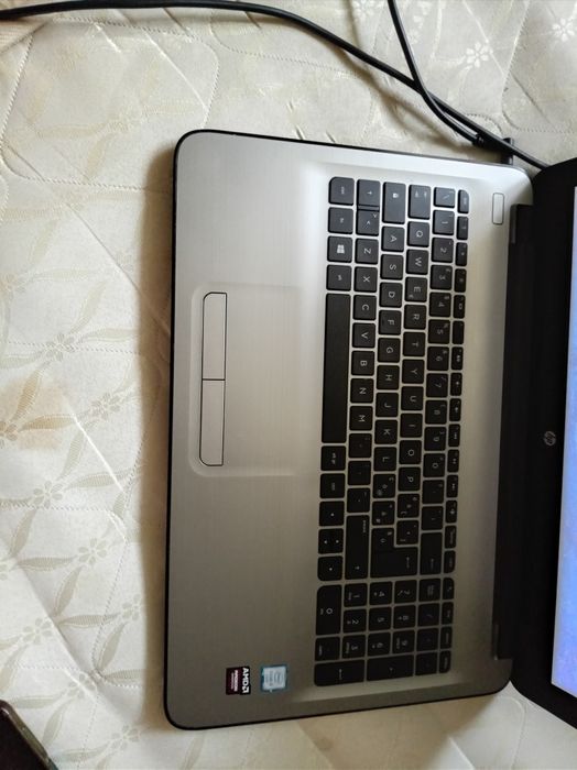 Vand laptop i3 funcțional
