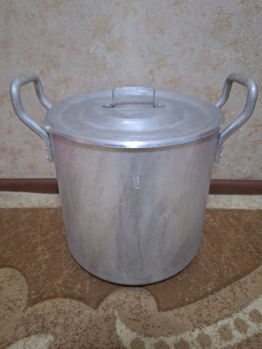 Продаю 2 ссср кострюли.