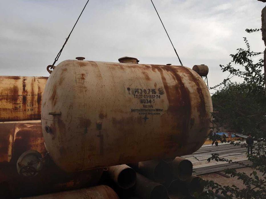 Продаются цистерны 20-25 кубов эмалированные. Звоните.