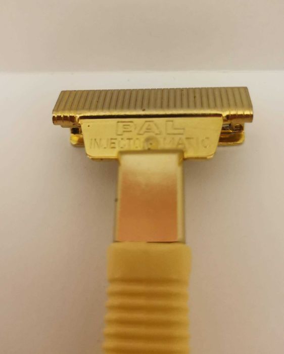 Aparat de barbierit clasic PAL Injectomatic de tip injector (Schick)