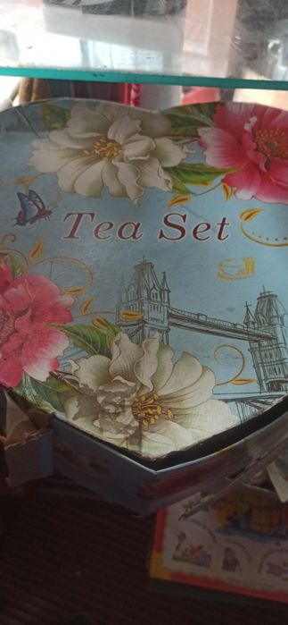 Продается чайный набор.