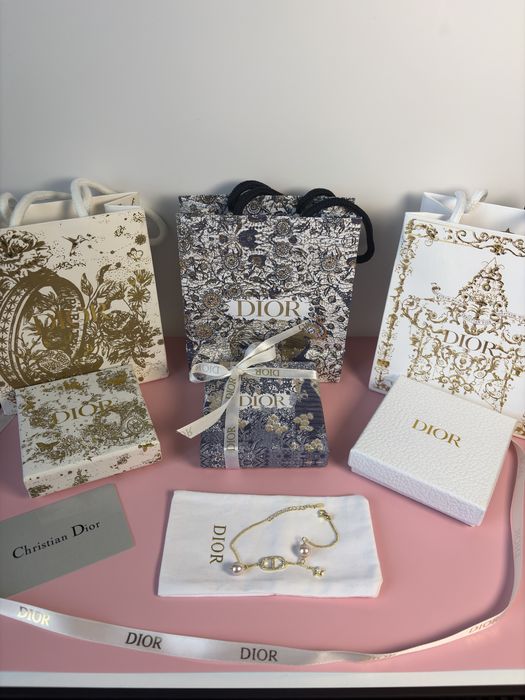 Дамска Гривна Dior Златна с Камъче