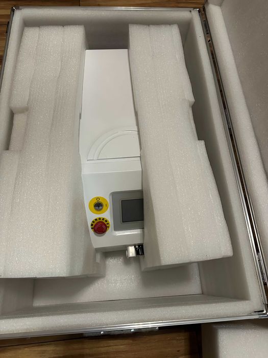 Laser ND YAG Q pt eliminare tauaje sprancene,buze si tatuaje mici