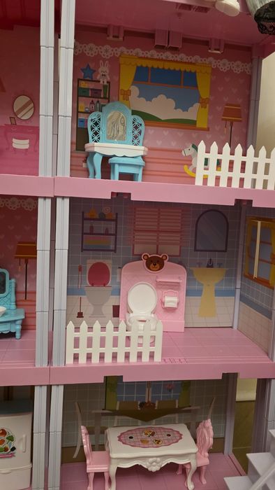 Игрушечный домик для девочек