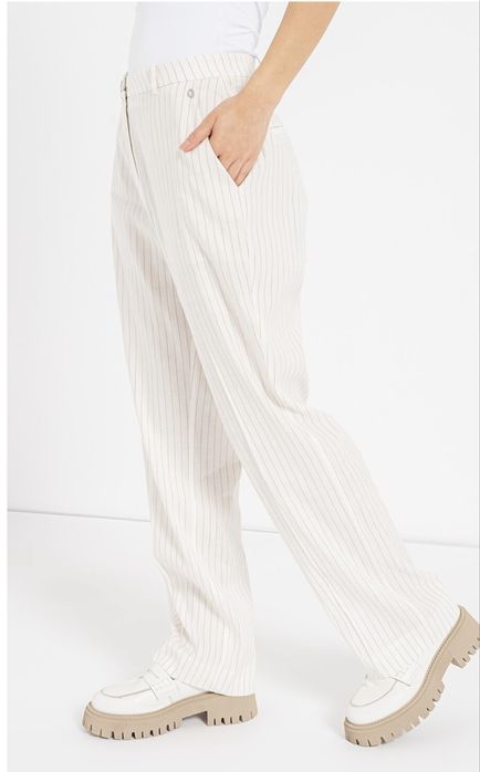 Pantaloni de vara , albi cu dungi, noi, Guess