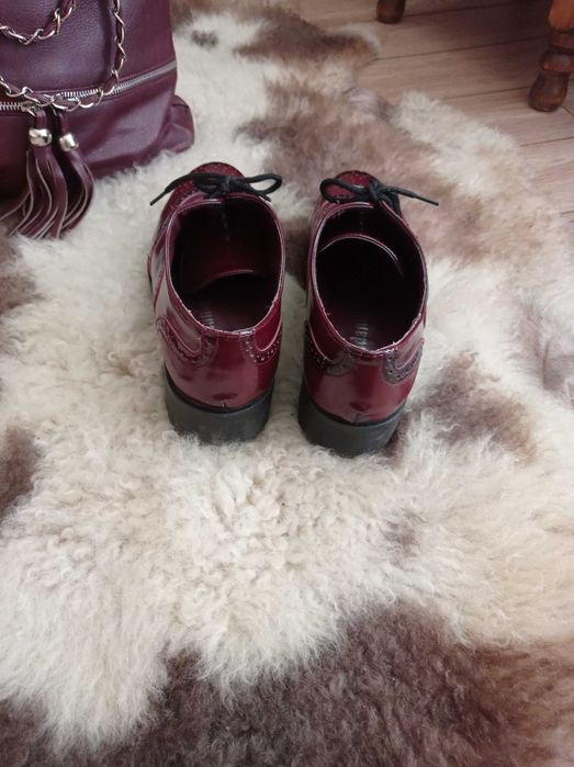 Дамски обувки тип Оксфорд