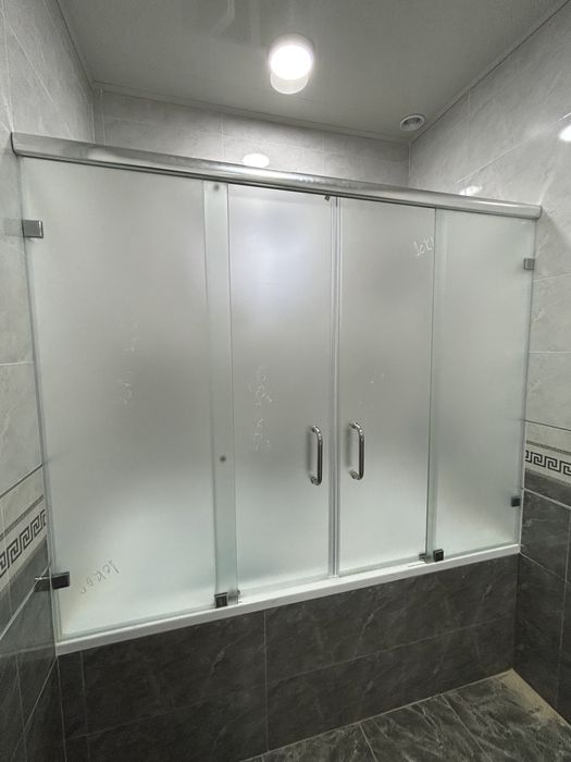 Стеклянный душевые кабинки и Перегородки