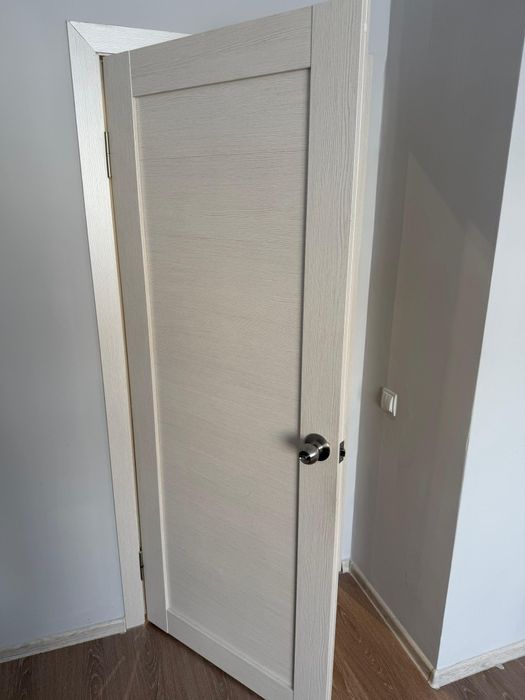 Межкомнатные двери (6 штук)