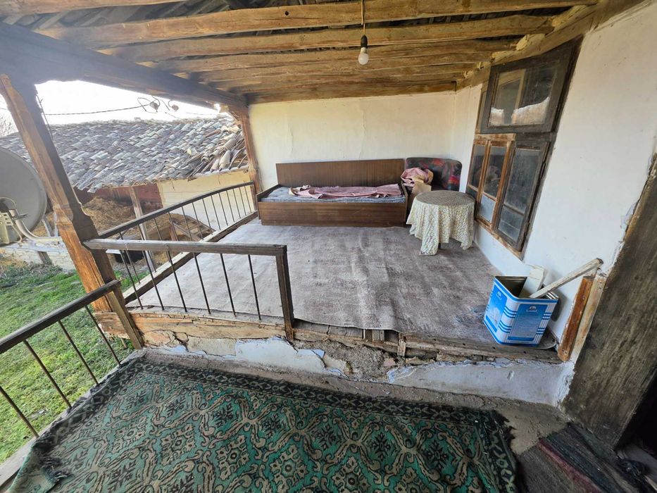 Двуетажна къща, с. Алваново