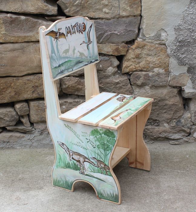 Детско рисувано дървено столче