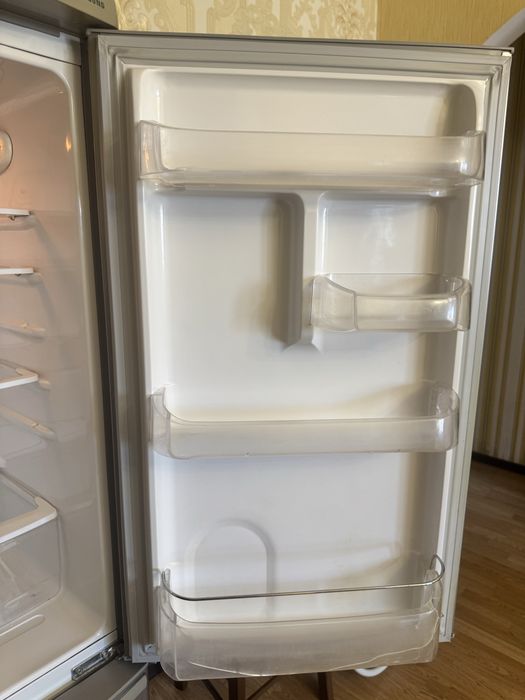 Продам холодильник Samsung