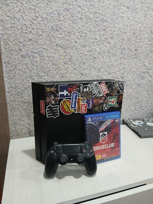 Продам playstation 4 fat