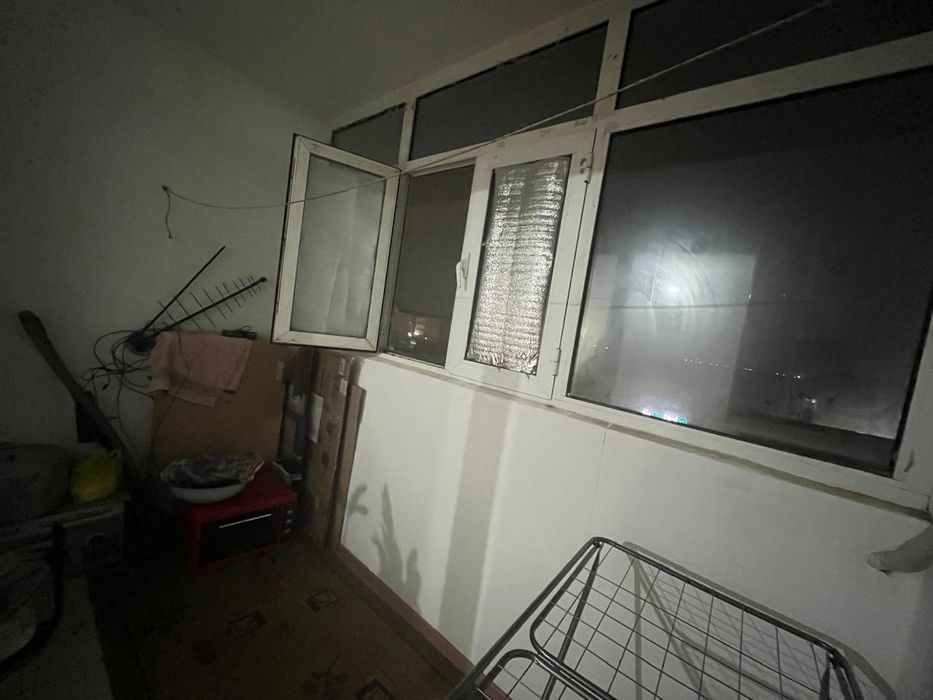 Срочно продамь 2 комнатный квартиру