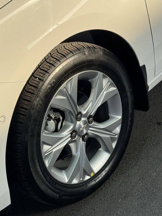 Onix premier 2023 kraska toza bir qol 25.000Km