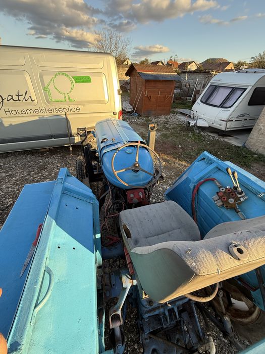 Tractor ford dexta 42 cp recent adus  accept si variante