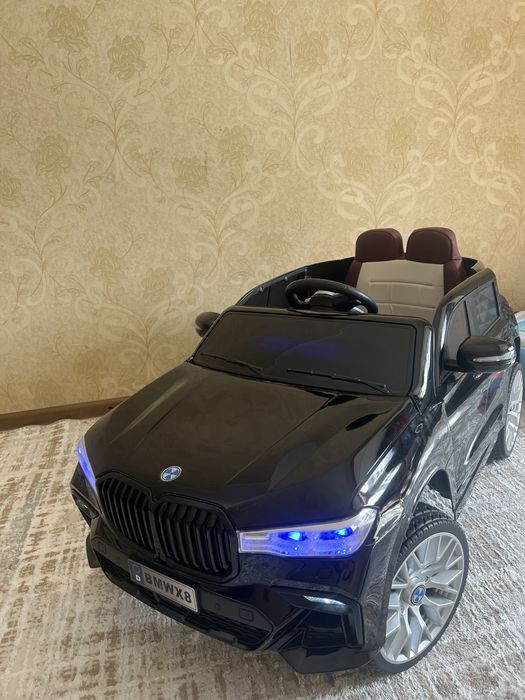 Машинка БМВ 8 супер машинка