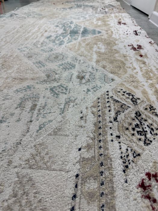 Ковер длинный , килем