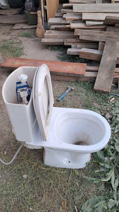 Продам унитаз б/у.