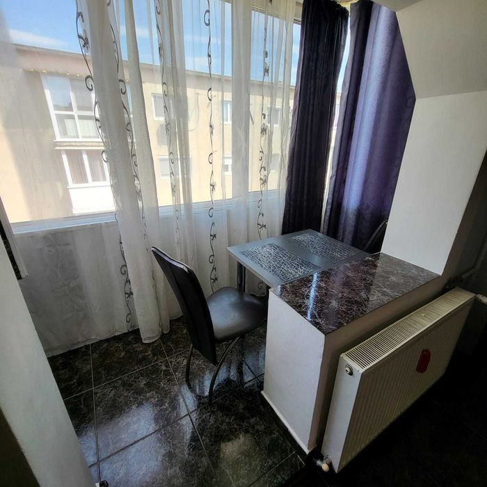 Proprietar inchiriez ap 1 camera  cu AC langa Universitatea V. Goldis