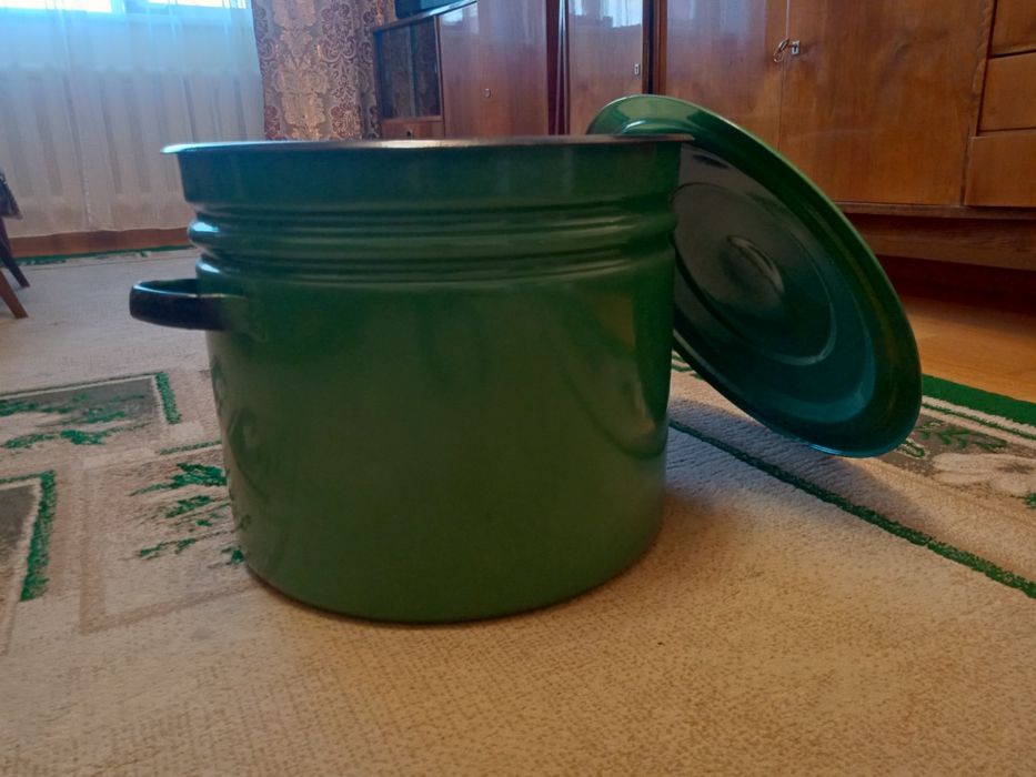 Продам кастрюля эмалированная 40 л.