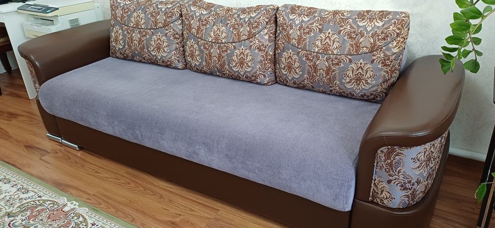 Диван продается ,