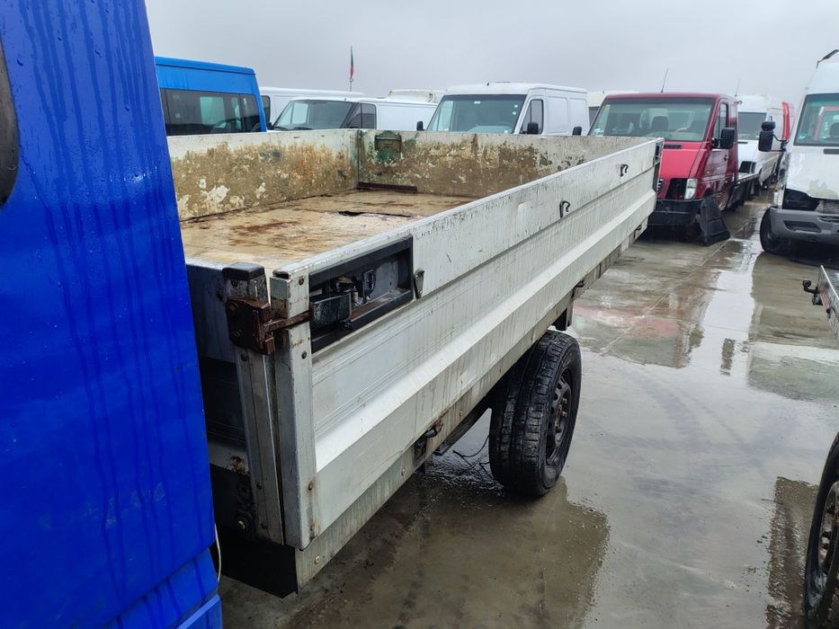 Каросерия с алуминиеви канати с размери 3.33 м  Х 2.00 м Х 0.40 м