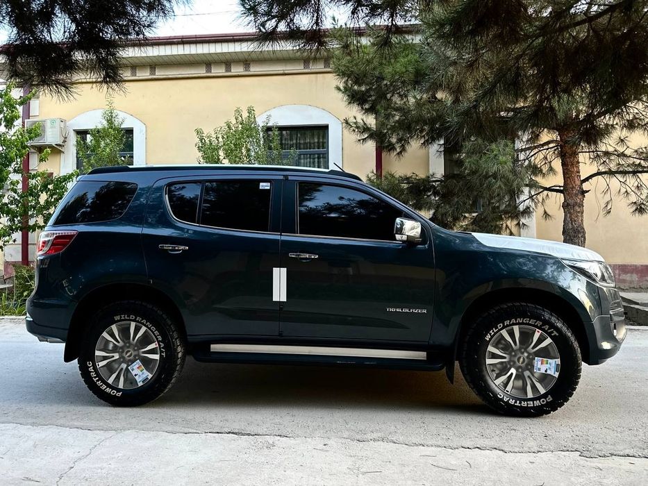 Trailblazer benzinda full variant