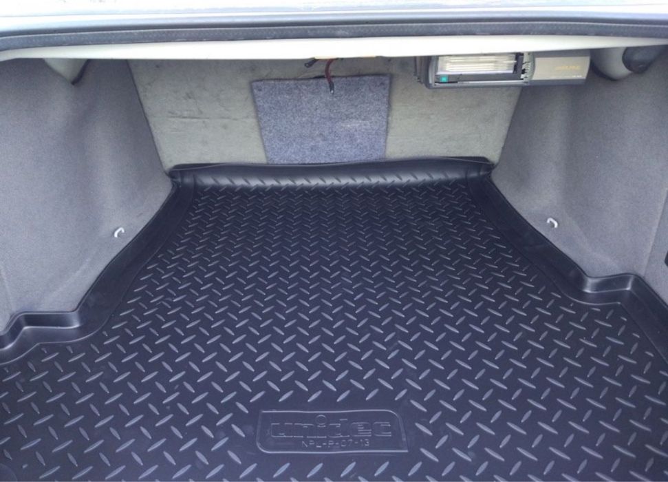 Коврики для багажника