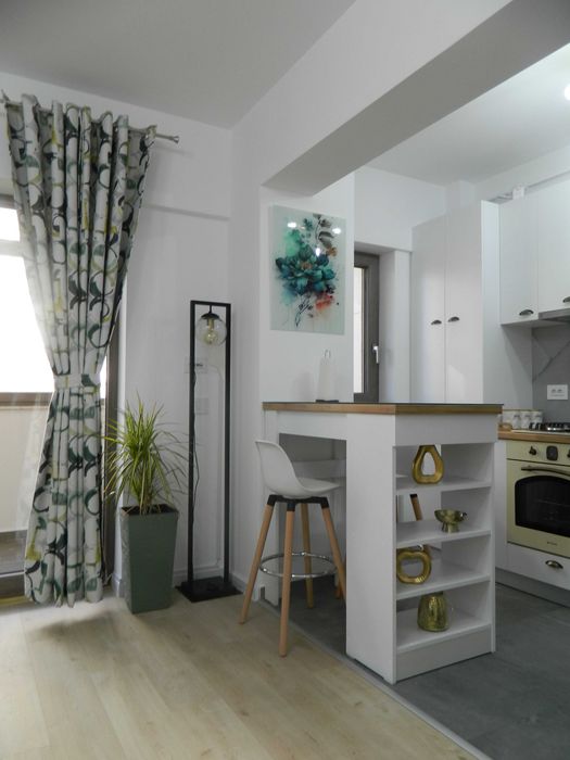 Studiou de inchiriat, 40 mp zona Brazdă