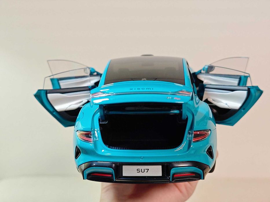 Новая оригинал моделька 1:18. Yangi Xiaomi SU7 modeli 1:18